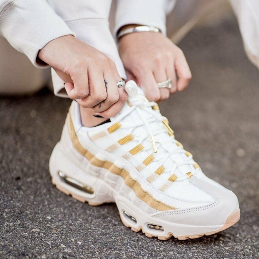 NEW Nike Air Max 95 - Size 7